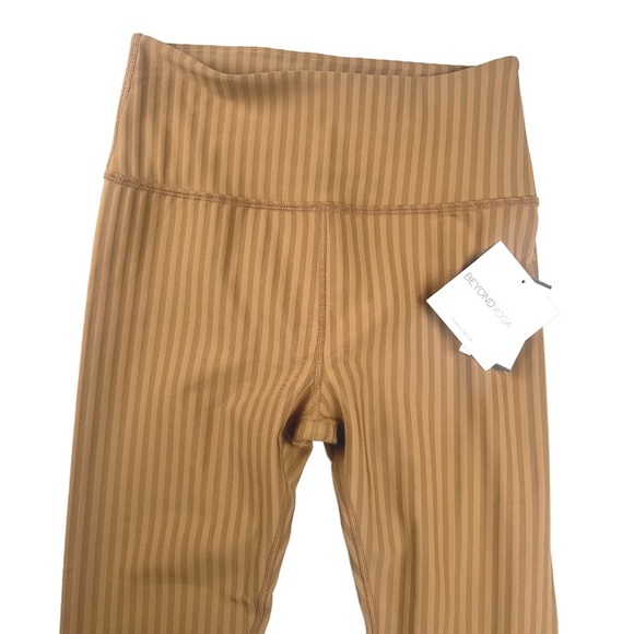 NWT Beyond Yoga Toffee High Waisted Midi Legging In Size M - Picture 3 of 7